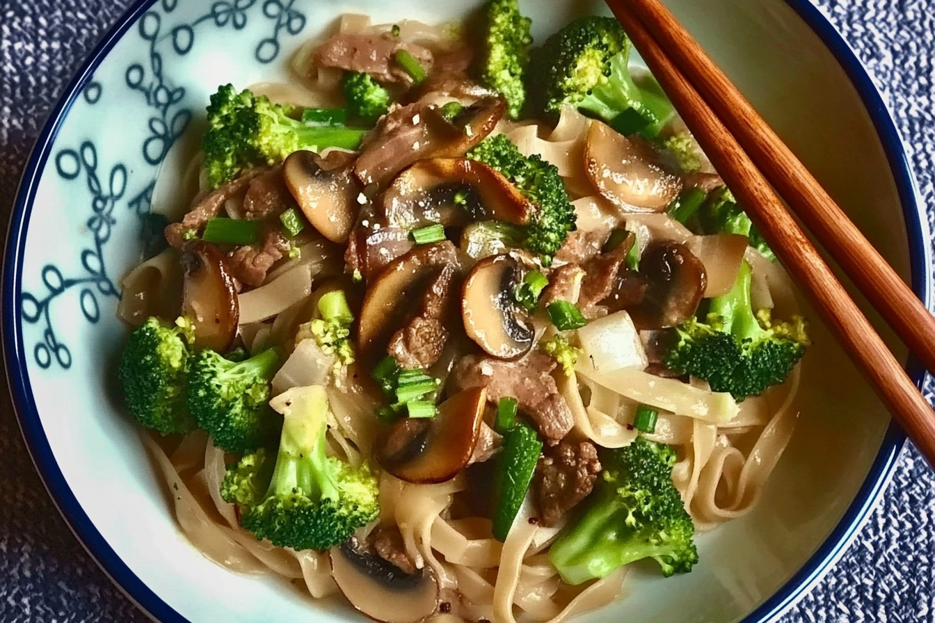 Noodles brocoli, viande et champignons