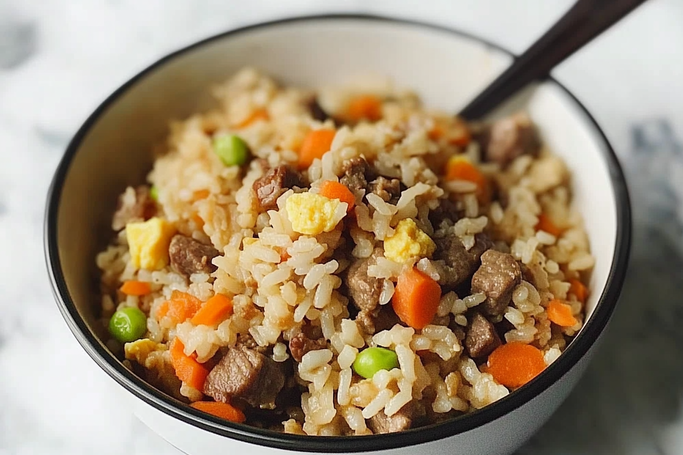 Arroz frit avec viande de boeuf