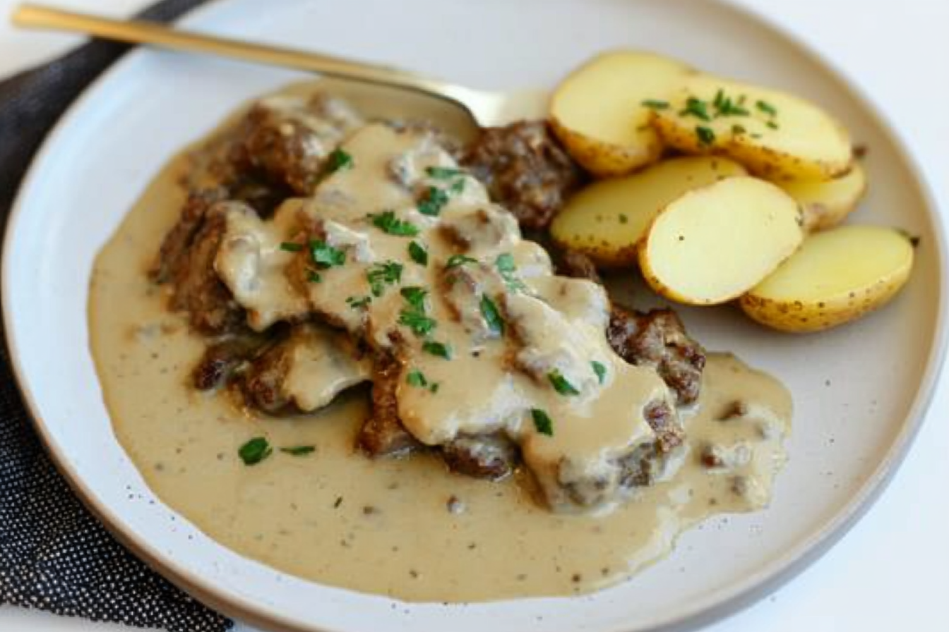Boeuf sauce aux amandes et pommes de terre