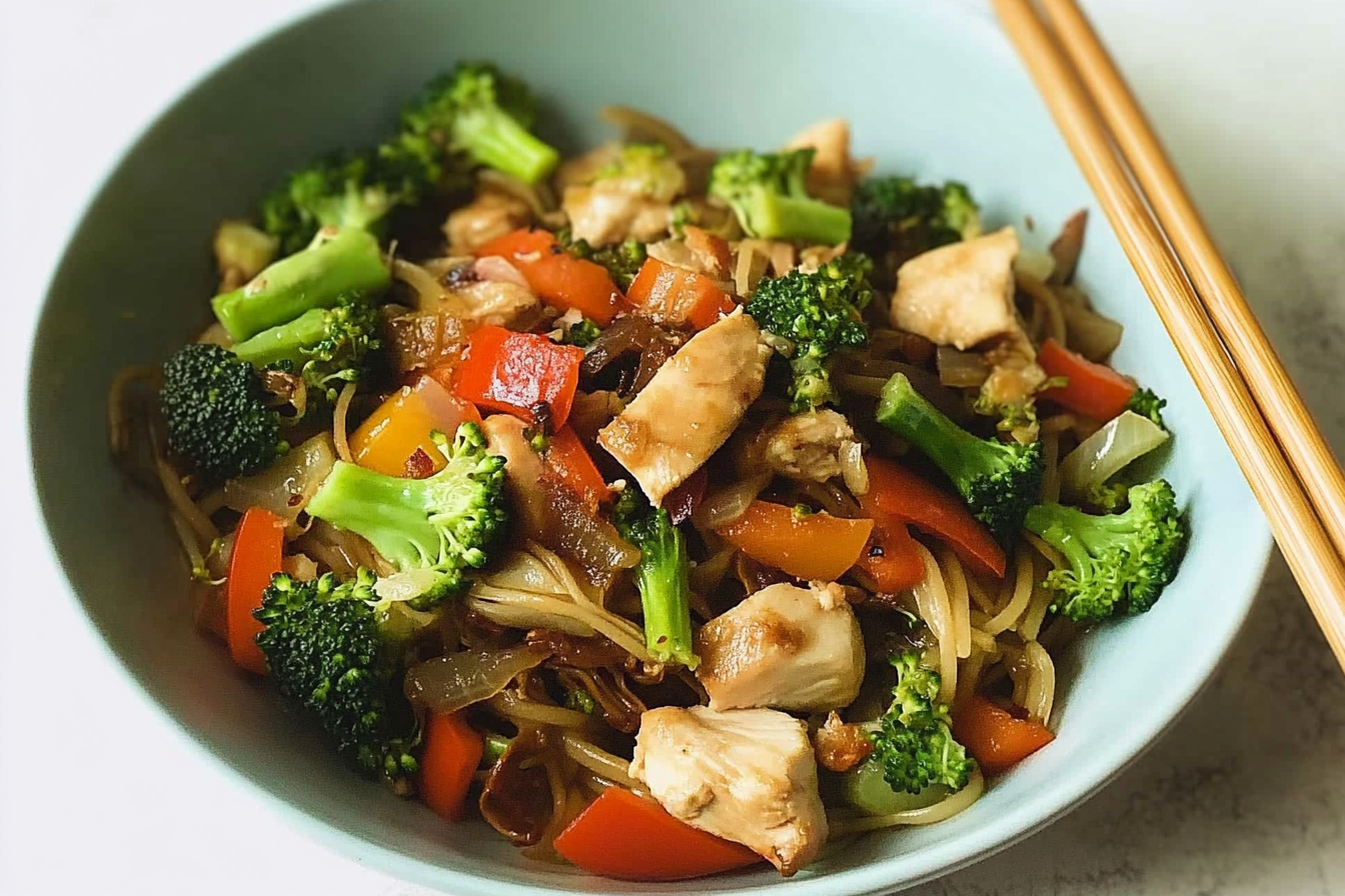 Noodles au poulet et brocoli
