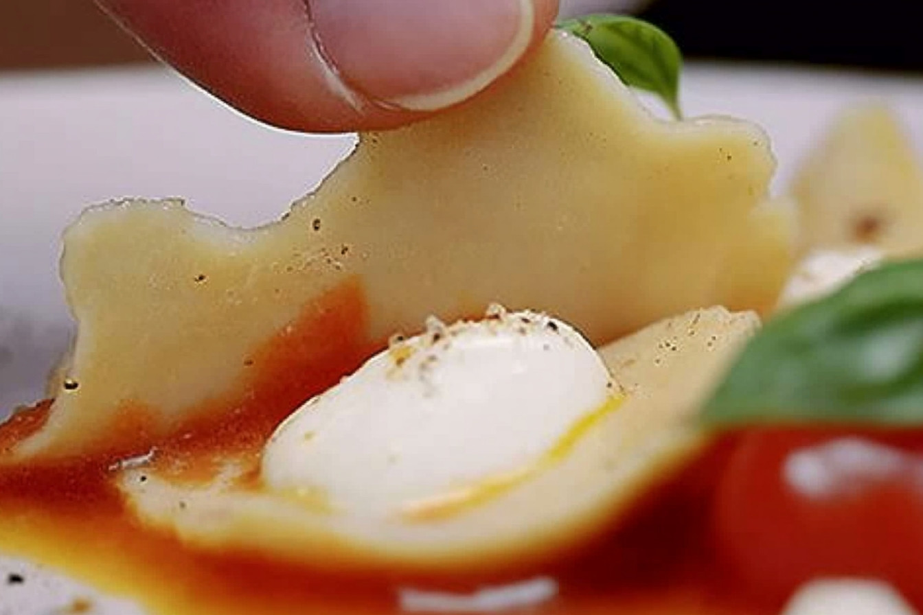 Raviolis à la sauce caprese